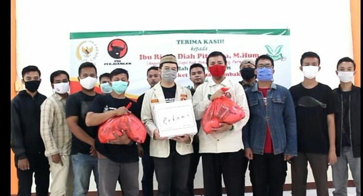 Rieke “Oneng” salurkan Bantuan melalui Pemuda Muhammadiyah Kab.Bekasi.