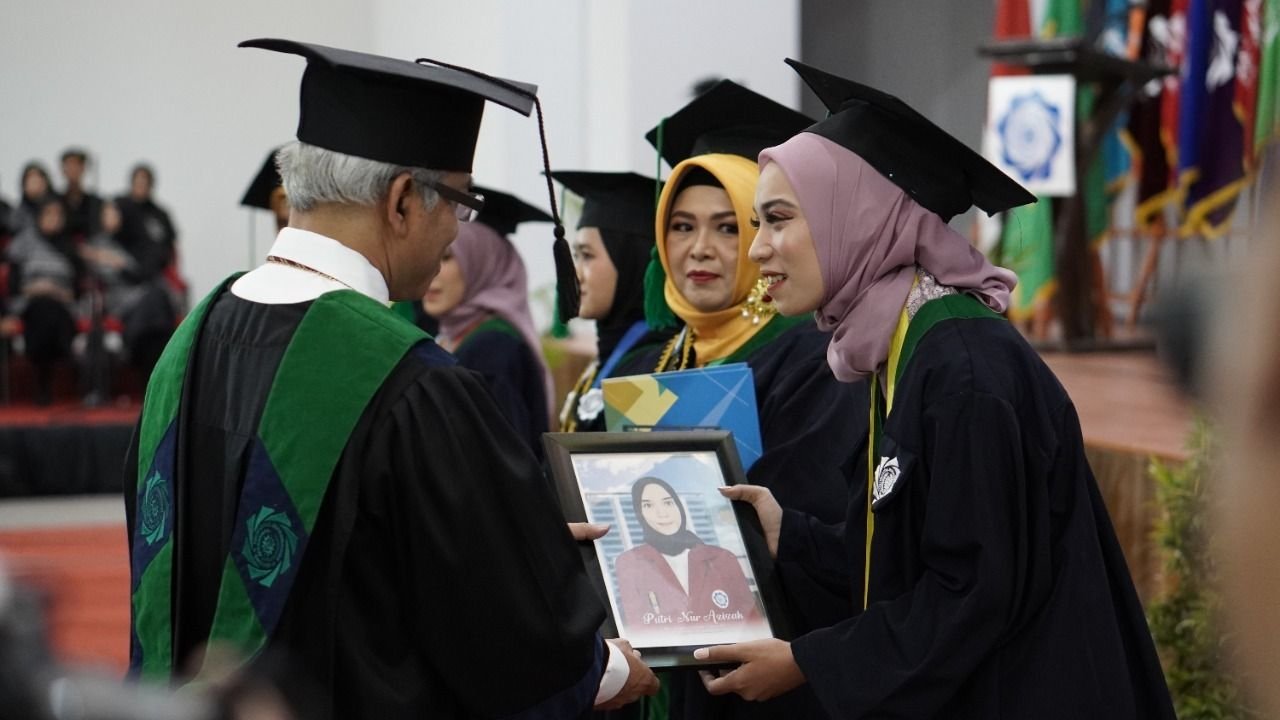 Muhammadiyah Jawa Barat — UM Bandung Menggelar Kegiatan Wisuda Ke-2 ...