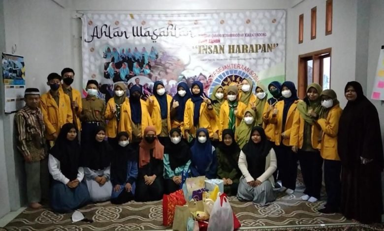 Rayakan Hari Perdamaian Dunia, IPM SMP Muhammadiyah 8 Bandung Lakukan Kegiatan Sosial ke Anak Panti