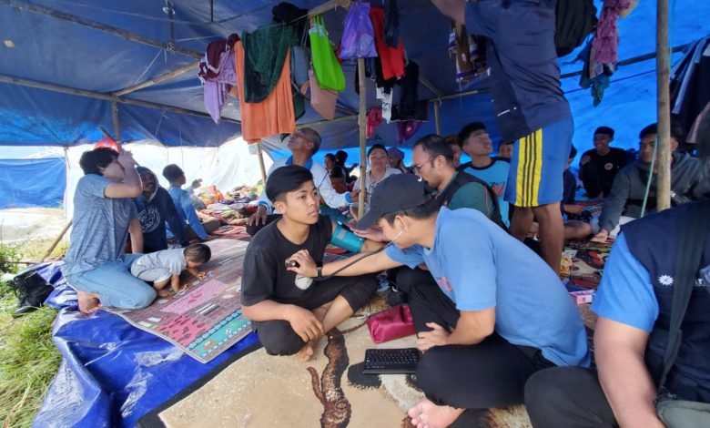 Laporan Tim Medis RSMB di Cianjur: Para Penyintas Kini Terancam Kesehatannya karena Masih Tinggal di Tenda Tak Layak