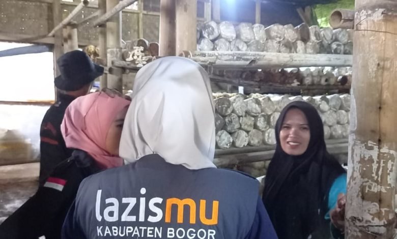 MDMC Kabupaten Bogor Lakukan Pendampingan Psikososial dengan Memasak Jamur Tiram