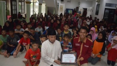 PK IMM FIP UMJ Gelar Seminar Pendidikan dan Bakti Sosial Kepada Yatim Piatu