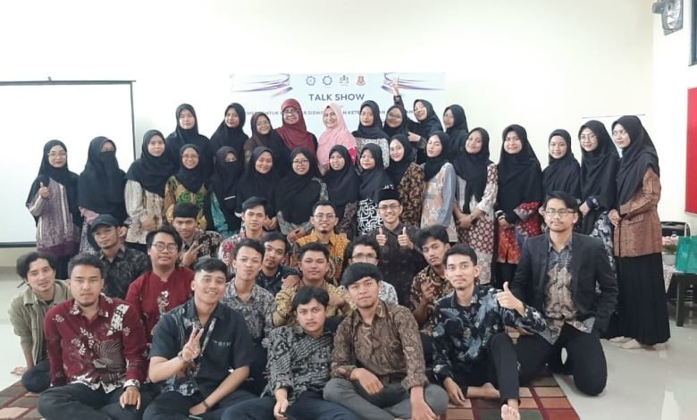 Mahasiswa PAI UM Bandung Gelar Talkshow Membentuk Karakter Siswa dengan Keteladanan Guru Panutan