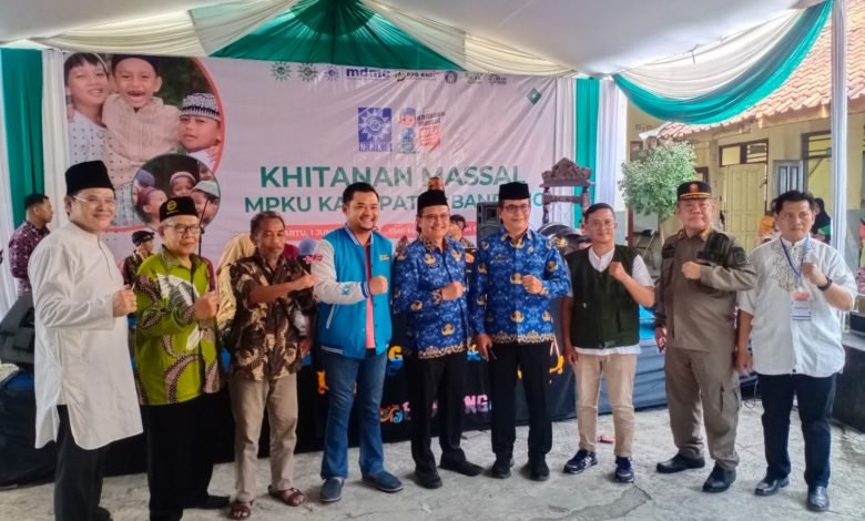 Tingkatkan Kesehatan Reproduksi, MPKU PDM Kab. Bandung Gelar Khitanan Massal