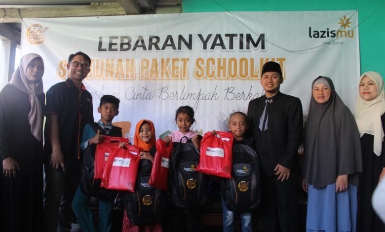 Lazismu Jabar Bersama Rumah Amal Mabasa Berbagi Perlengkapan Sekolah Untuk Anak Yatim dan Dhuafa