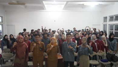 Guest Lecture Bersama Disnaker, Mahasiswa UM Bandung Pelajari Strategi Motivasi Kerja Generasi Z