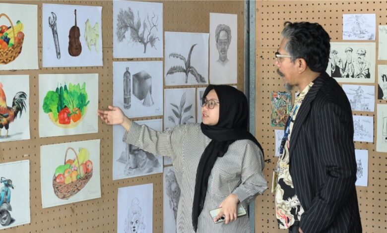 Mahasiswa DKV Unisa Bandung Gelar “Ambara Kala Design Exhibition”