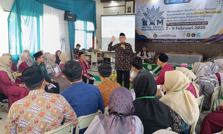 Guru Muhammadiyah Harus Paham Pancasila Sebagai Darul Ahdi Wa Syahadah