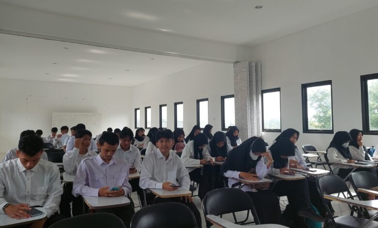 Ratusan Calon Mahasiswa Baru TMU Antusias Ikuti Tes TPA dan Pemberkasan