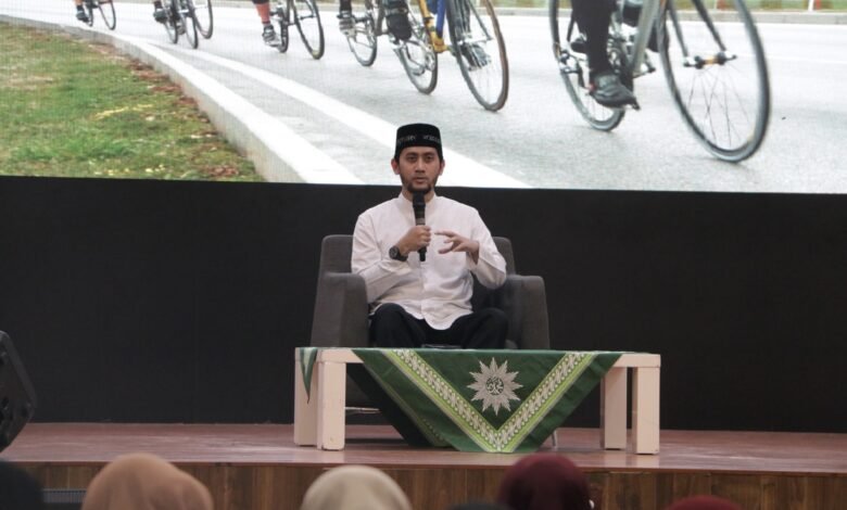 Kepemimpinan Efektif Harus Dibangun dengan Hati dan Ketulusan Kepemimpinan Efektif Harus Dibangun dengan Hati dan Ketulusan