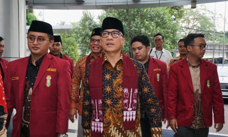 Kemendes Mengajak IMM DKI Jakarta Jadi Tim Pembangunan Desa Kemendes Mengajak IMM DKI Jakarta Jadi Tim Pembangunan Desa