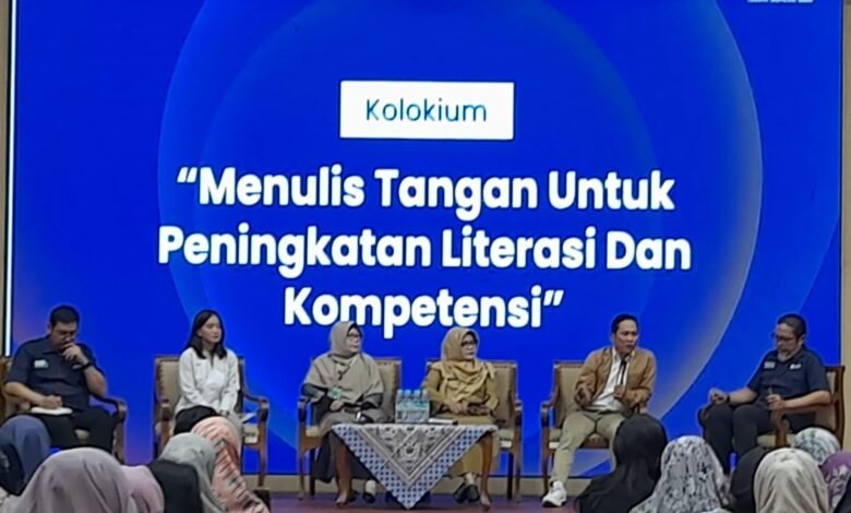 Pertahankan Budaya Literasi, Kepsek SD Mutu Hadir Sebagai Pembicara di Akademi “Ayo Menulis SiDU” Pertahankan Budaya Literasi, Kepsek SD Mutu Hadir Sebagai Pembicara di Akademi “Ayo Menulis SiDU”