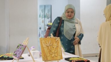 Guru SMK Malaysia Terkesan Pameran Seni UM Bandung