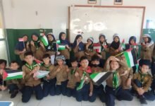 Siswa SD Muhammadiyah 3 Bandung Serukan Keadilan untuk Palestina di Hari Pendidikan