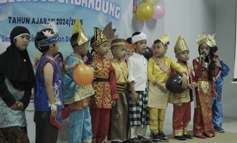 Keceriaan Anak-anak Warnai Pentas Seni “Wonderful Indonesia” TK Labschool UM Bandung