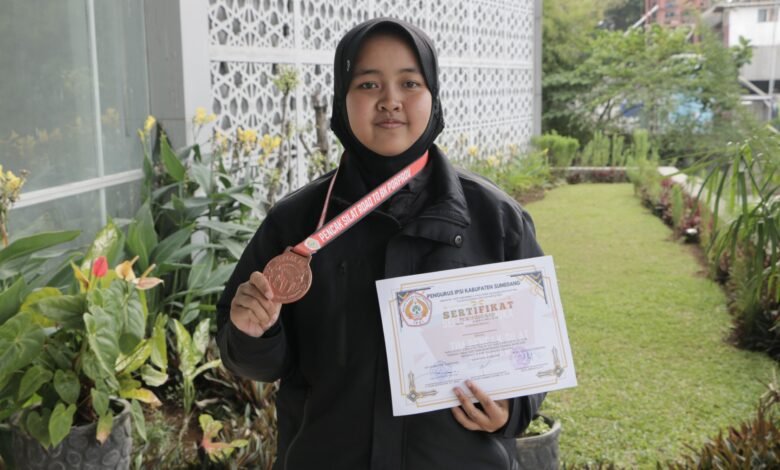 Mahasiswi Teknik UM Bandung Ukir Prestasi di Seleksi Pencak Silat Porprov Jabar