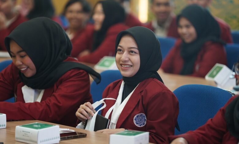 Mahasiswa Harus Siap Hadapi Tantangan Kebijakan Masa Depan Mahasiswa Harus Siap Hadapi Tantangan Kebijakan Masa Depan