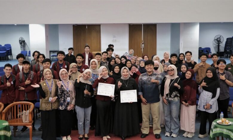 Badan Eksekutif Mahasiswa UM Bandung Gelar Seminar Kupas Cara Cerdas Menyusun Skripsi Badan Eksekutif Mahasiswa UM Bandung Gelar Seminar Kupas Cara Cerdas Menyusun Skripsi