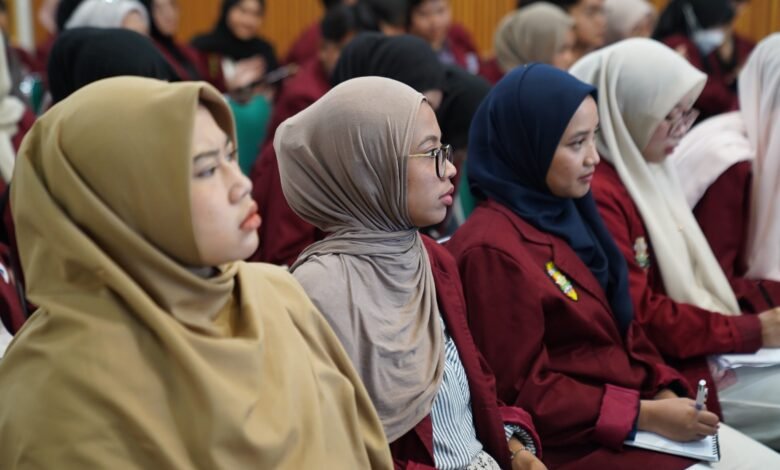 Mahasiswa Psikologi UM Bandung Kenali Langsung Penanganan Gangguan Mental di RSJ Mahasiswa Psikologi UM Bandung Kenali Langsung Penanganan Gangguan Mental di RSJ