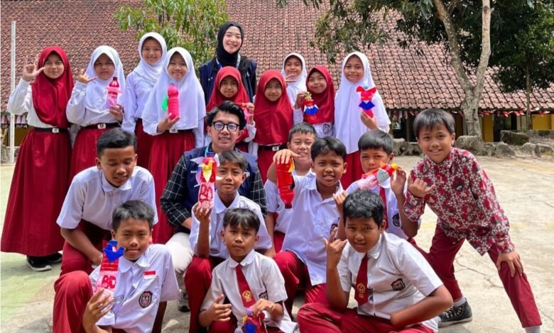 Kreatif! Sampah Plastik Disulap Jadi Tabungan untuk Siswa SD Kreatif! Sampah Plastik Disulap Jadi Tabungan untuk Siswa SD