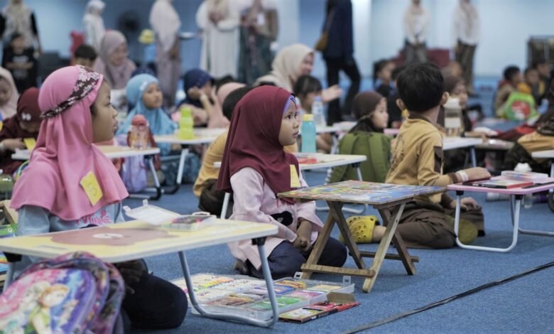 Motekar, Ajang Kreativitas Mahasiswa PIAUD UM Bandung dan Edukasi Anak Usia Dini Motekar, Ajang Kreativitas Mahasiswa PIAUD UM Bandung dan Edukasi Anak Usia Dini