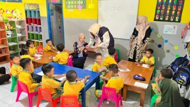 Mahasiswa KKN UM Bandung Bangun Karakter Anak PAUD Lewat Belajar Kreatif