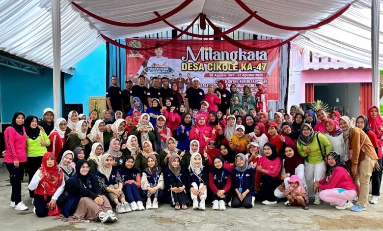 Senam Jumat Desa Cikole Jadi Media Kebersamaan dan Pengabdian Mahasiswa Senam Jumat Desa Cikole Jadi Media Kebersamaan dan Pengabdian Mahasiswa