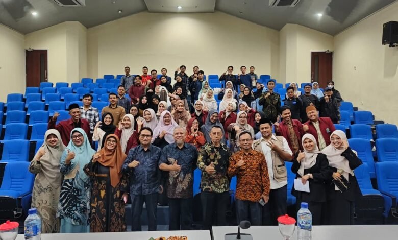 Moderasi Beragama Jadi Pilar Etika Komunikasi Islam di Era Disinformasi Moderasi Beragama Jadi Pilar Etika Komunikasi Islam di Era Disinformasi