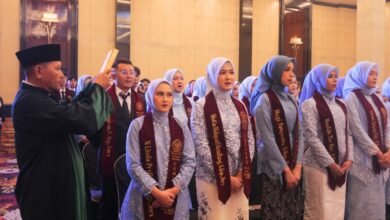 Lulusan Unisa Bandung Diminta Jaga Integritas dan Empati dalam Profesi Kesehatan