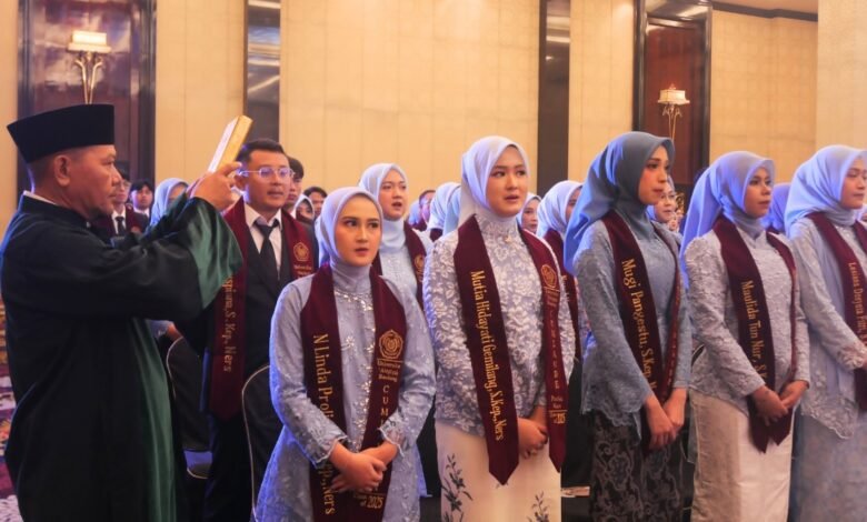 Lulusan Unisa Bandung Diminta Jaga Integritas dan Empati dalam Profesi Kesehatan