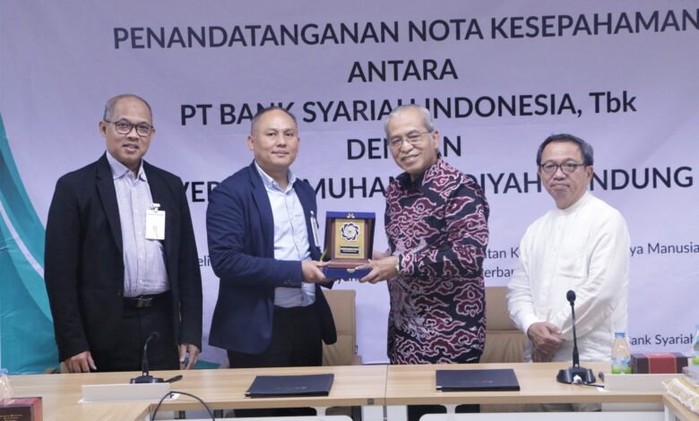 Sinergi UM Bandung dan BSI Dorong Ekosistem Ekonomi Syariah Berbasis Persyarikatan Sinergi UM Bandung dan BSI Dorong Ekosistem Ekonomi Syariah Berbasis Persyarikatan
