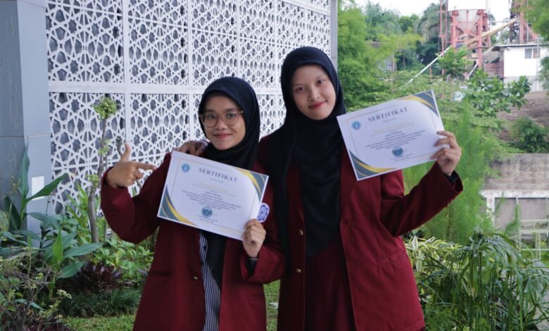 Mahasiswa Psikologi UM Bandung Sabet Prestasi dalam Lomba Artikel Ilmiah Tingkat Nasional Mahasiswa Psikologi UM Bandung Sabet Prestasi dalam Lomba Artikel Ilmiah Tingkat Nasional