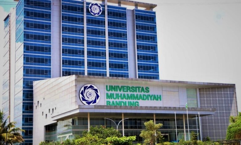 Profesi Apoteker UM Bandung Suguhkan Kurikulum Adaptif untuk Generasi Farmasis Baru Profesi Apoteker UM Bandung Suguhkan Kurikulum Adaptif untuk Generasi Farmasis Baru