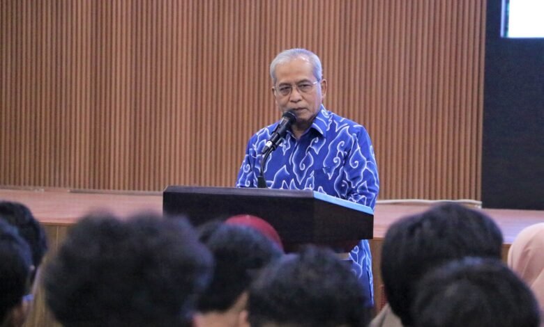 UM Bandung Dorong Mahasiswa Kuasai Ilmu Sekaligus Ciptakan Solusi UM Bandung Dorong Mahasiswa Kuasai Ilmu Sekaligus Ciptakan Solusi