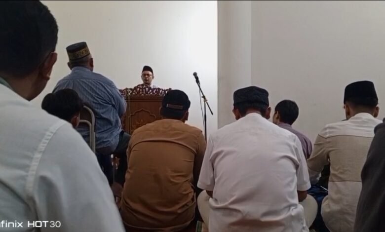 Nuansa Iman dan Kegembiraan Mengalir di Masjid Al-Irfani pada Malam Pertama Ramadhan Nuansa Iman dan Kegembiraan Mengalir di Masjid Al-Irfani pada Malam Pertama Ramadhan
