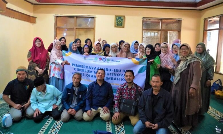 Pendampingan UM Bandung Tingkatkan Keterampilan Olah Limbah Kopi Masyarakat Desa Pendampingan UM Bandung Tingkatkan Keterampilan Olah Limbah Kopi Masyarakat Desa