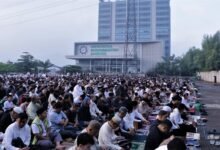 Samudra Takbir di UM Bandung, Idul Fitri 1447 Hijriah Mengalirkan Haru dan Keikhlasan Samudra Takbir di UM Bandung, Idul Fitri 1447 Hijriah Mengalirkan Haru dan Keikhlasan