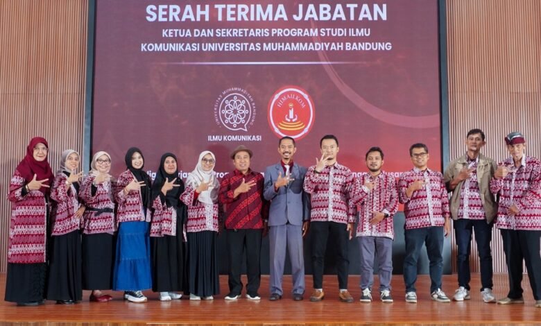 Agung Tirta Wibawa Resmi Nahkodai Prodi Ilmu Komunikasi UM Bandung Agung Tirta Wibawa Resmi Nahkodai Prodi Ilmu Komunikasi UM Bandung
