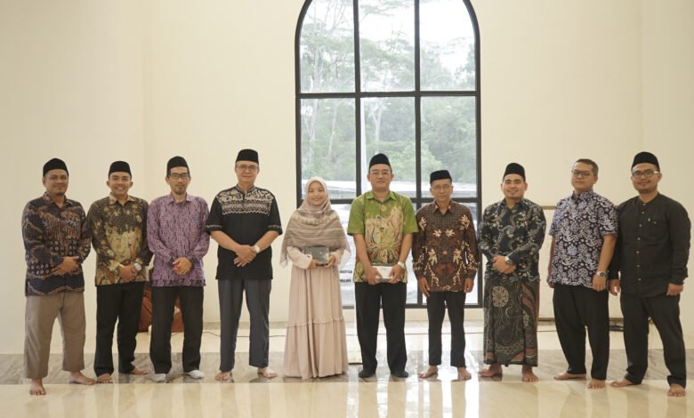 Pesantren Muhammadiyah Al-Furqon Tasikmalaya Gelar Pelepasan Dua Utusan Daurah Intensif Bahasa Arab di Universitas Umm Al-Qura Makkah Pesantren Muhammadiyah Al-Furqon Tasikmalaya Gelar Pelepasan Dua Utusan Daurah Intensif Bahasa Arab di Universitas Umm Al-Qura Makkah