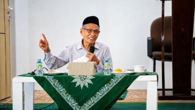 Tak Cukup Saleh, Muslim Juga Harus Berilmu, Berkarya, dan Menguasai Teknologi Tak Cukup Saleh, Muslim Juga Harus Berilmu, Berkarya, dan Menguasai Teknologi